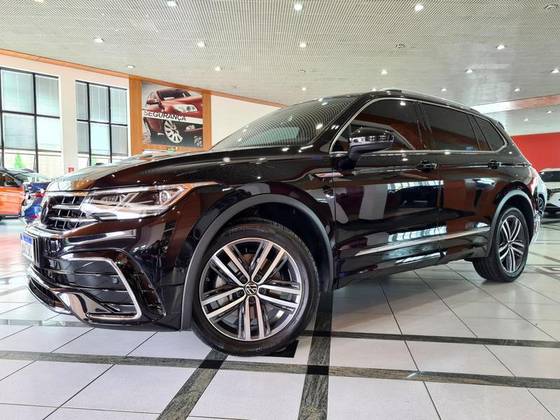 VOLKSWAGEN TIGUAN 2.0 300 TSI GASOLINA ALLSPACE R-LINE AUTOMÁTICO VOLKSWAGEN TIGUAN 2.0 300 TSI GASOLINA ALLSPACE R-LINE AUTOMÁTICO